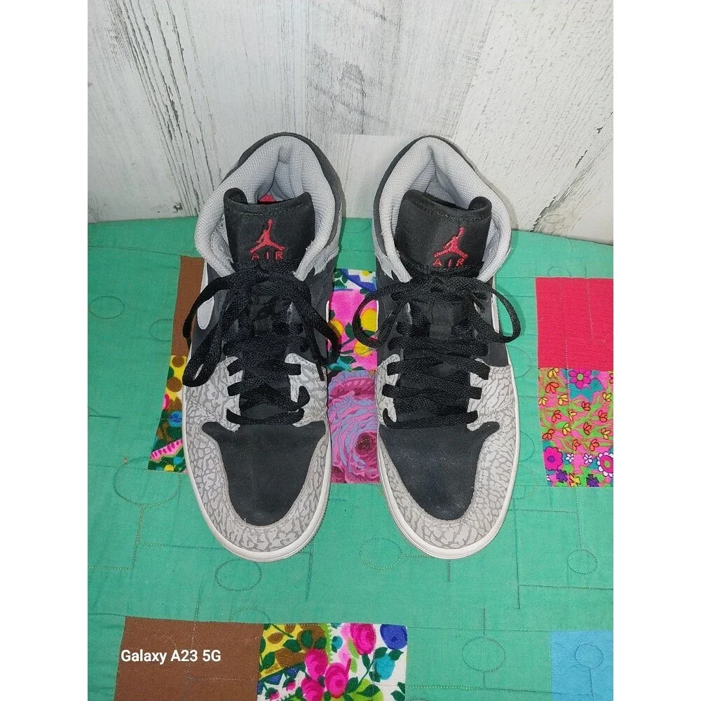 Size 8.5 - Jordan 1 Mid SE Elephant Toe